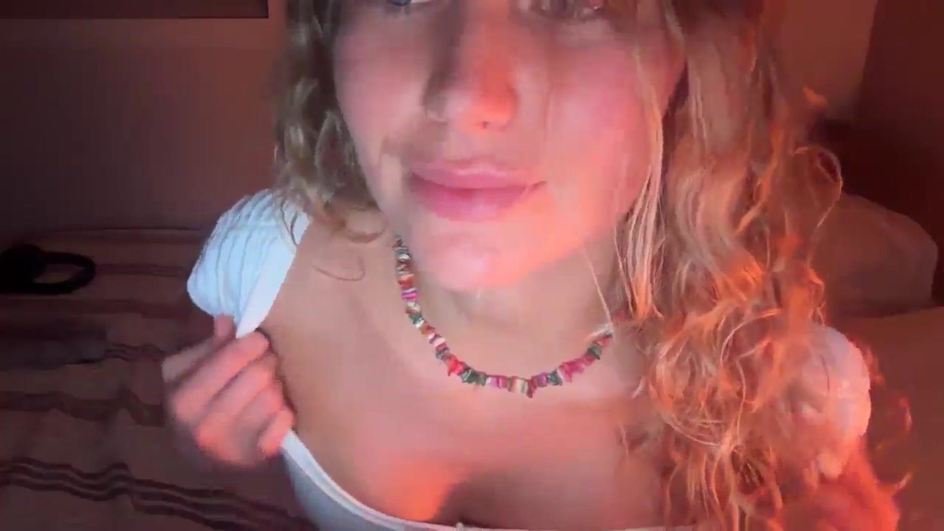 Gallery image thumbnail from Angeleska's myfreecams stream on, 01/23/2026, 20:52 image 9 of 20