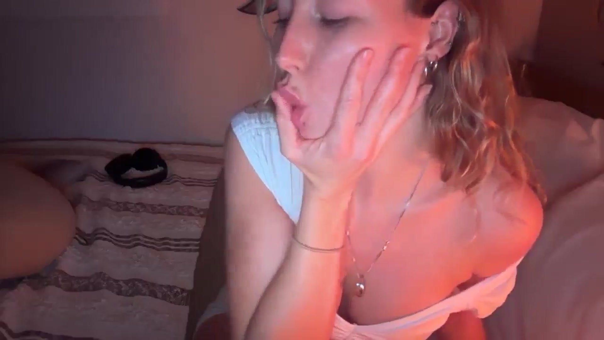 Gallery image thumbnail from Angeleska's myfreecams stream on, 01/24/2026, 22:54 image 15 of 20