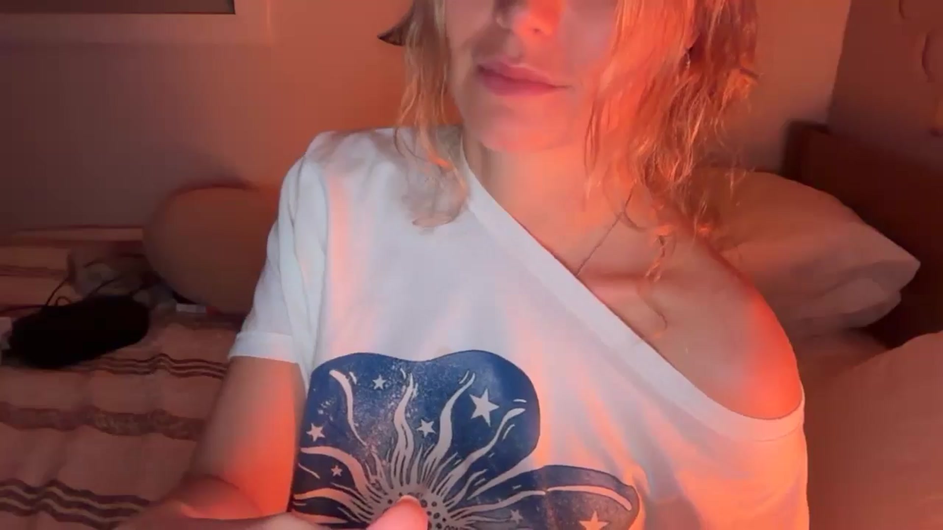 Gallery image thumbnail from Angeleska's myfreecams stream on, 02/13/2026, 23:44 image 11 of 20