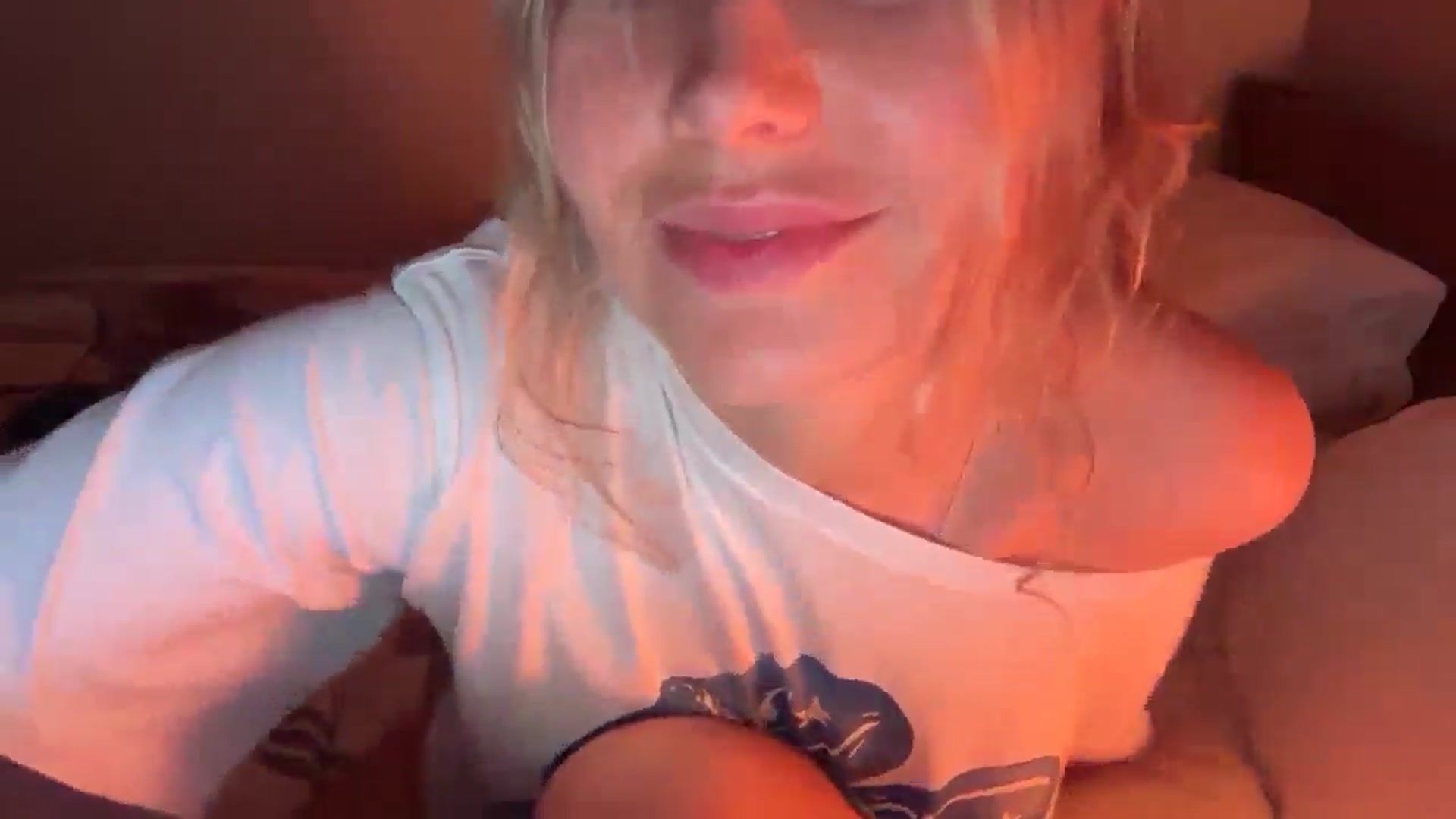 Gallery image thumbnail from Angeleska's myfreecams stream on, 02/13/2026, 23:44 image 7 of 20