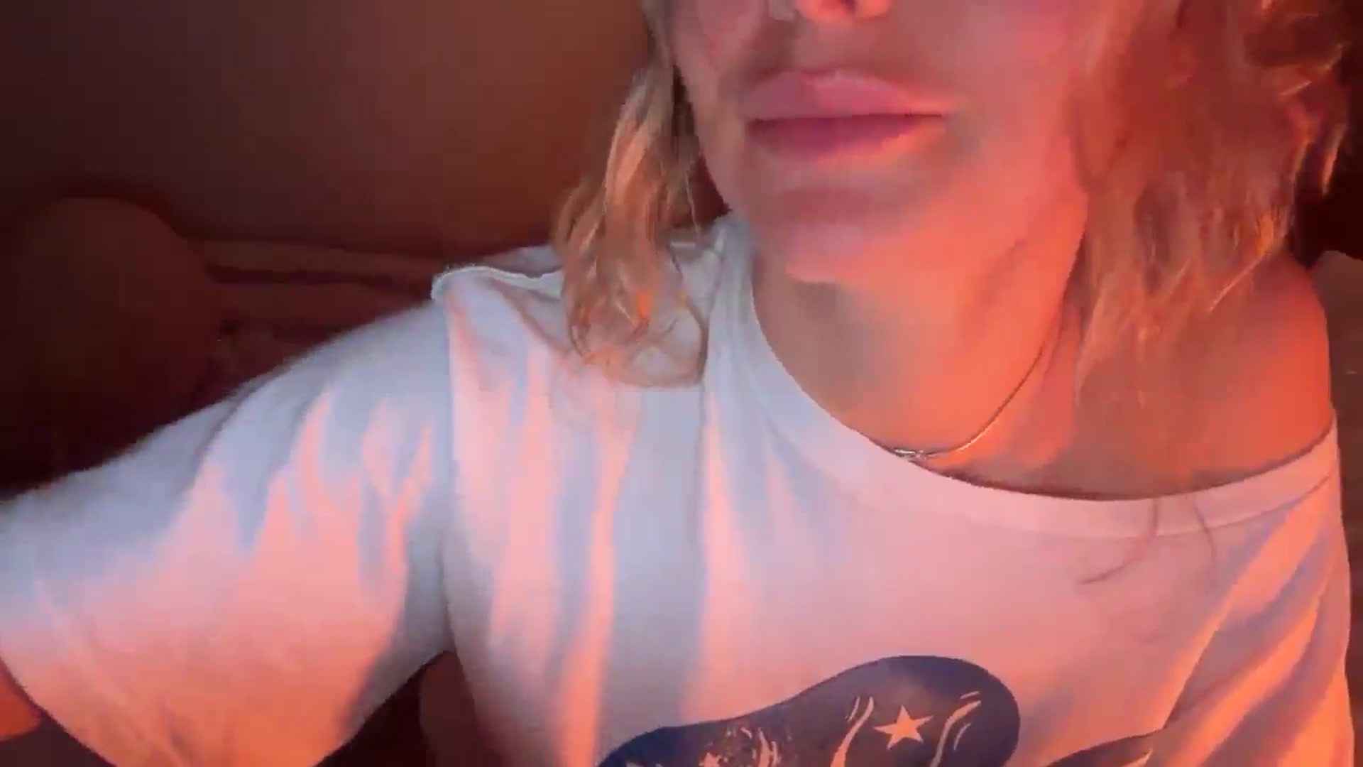 Gallery image thumbnail from Angeleska's myfreecams stream on, 02/19/2026, 20:35 image 14 of 20