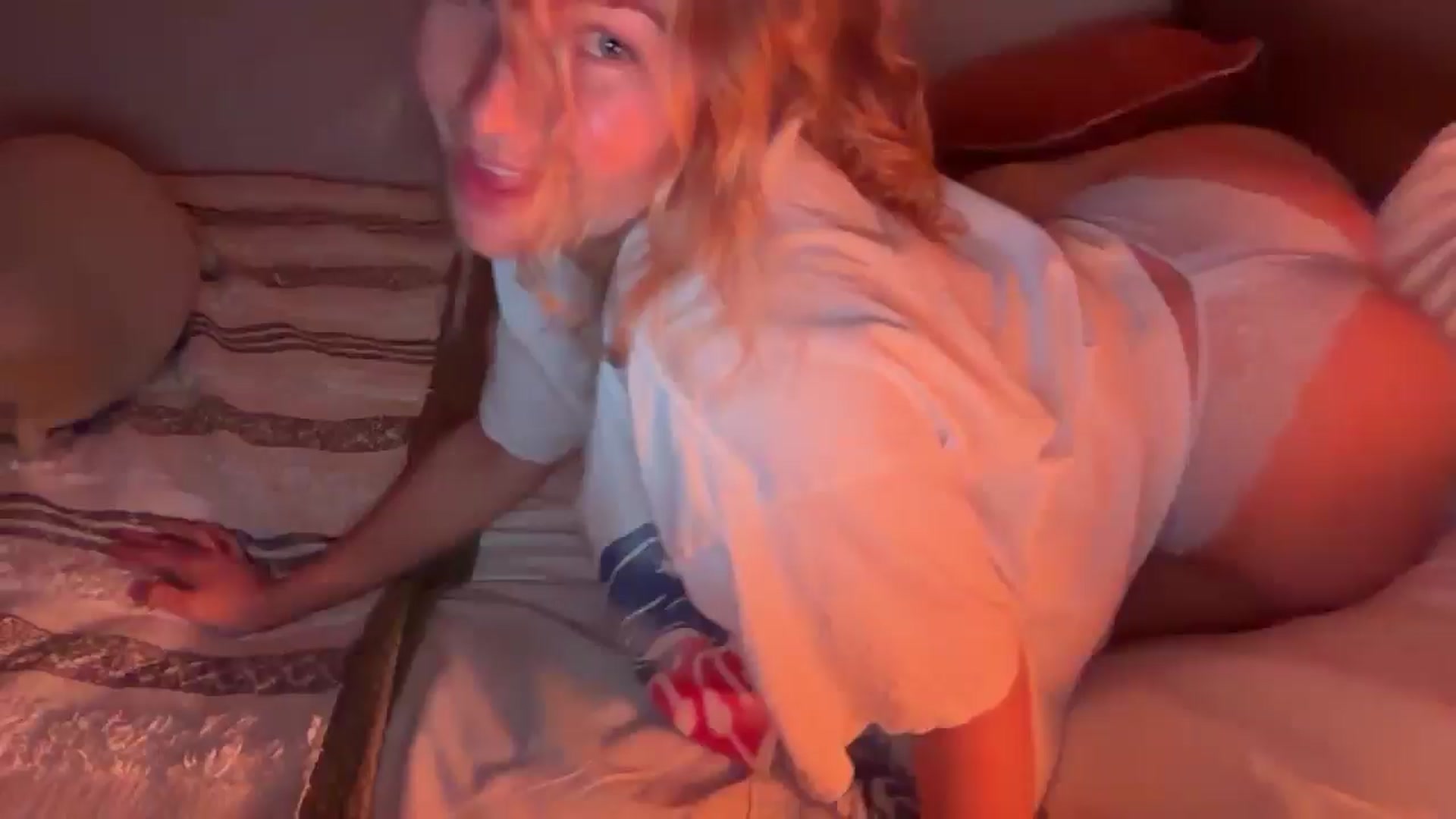 Gallery image thumbnail from Angeleska's myfreecams stream on, 02/19/2026, 21:45 image 1 of 20