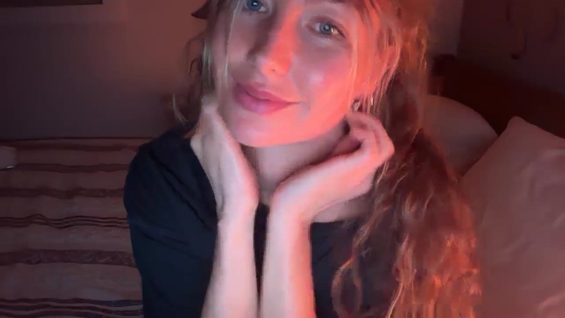 Gallery image thumbnail from Angeleska's myfreecams stream on, 02/22/2026, 02:10 image 13 of 20
