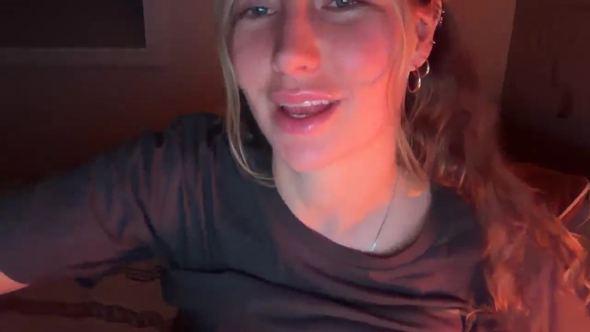 Gallery image thumbnail from Angeleska's myfreecams stream on, 02/22/2026, 22:37 image 2 of 20