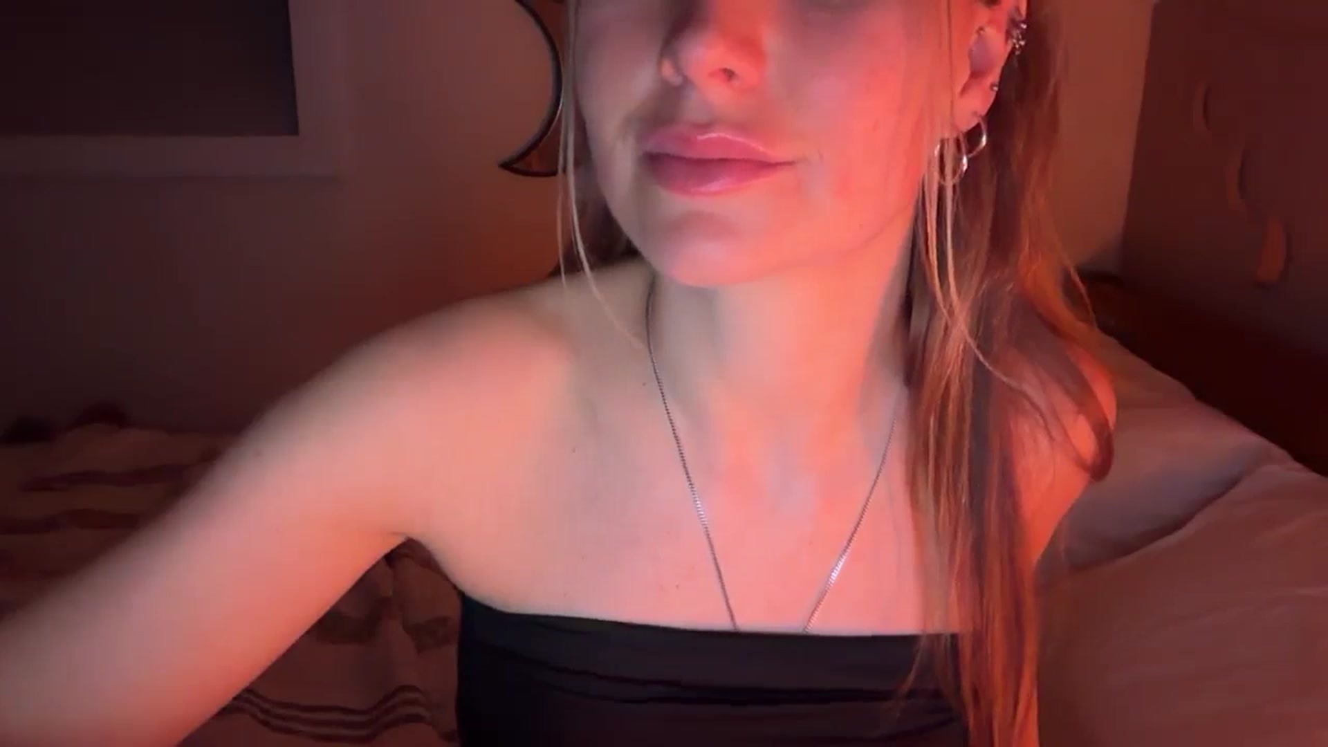 Gallery image thumbnail from Angeleska's myfreecams stream on, 03/07/2026, 20:01 image 16 of 20