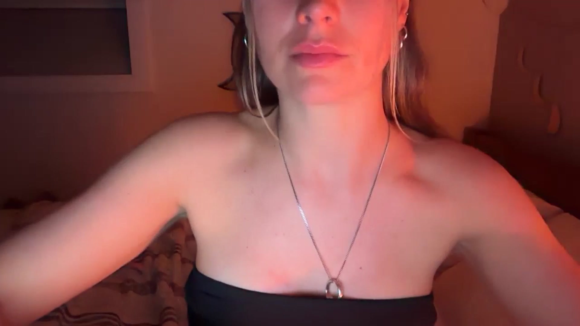 Gallery image thumbnail from Angeleska's myfreecams stream on, 03/07/2026, 20:01 image 3 of 20