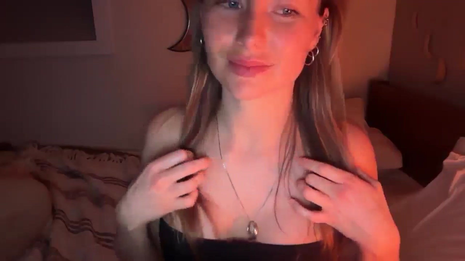 Gallery image thumbnail from Angeleska's myfreecams stream on, 03/07/2026, 22:20 image 8 of 20