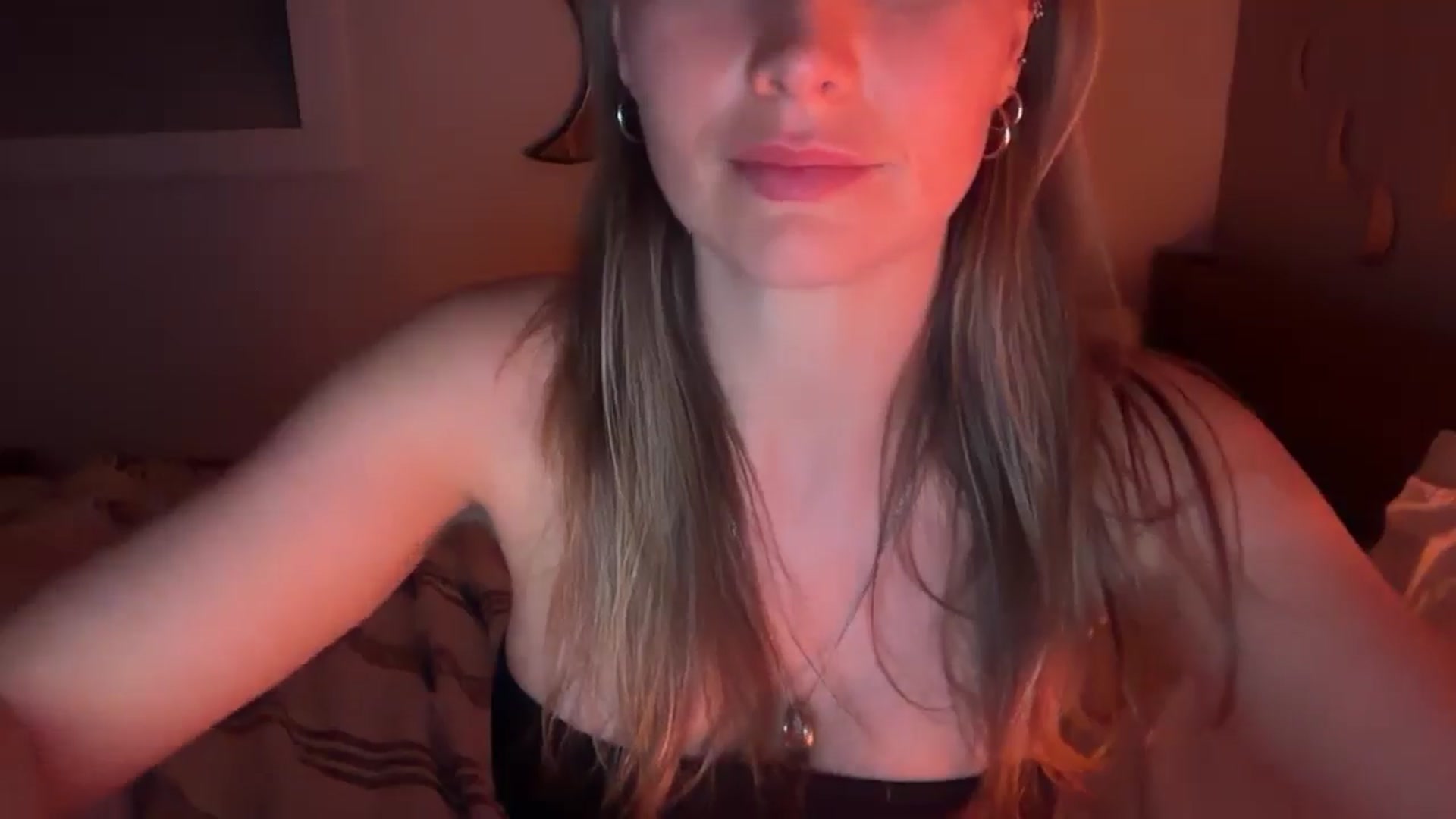 Gallery image thumbnail from Angeleska's myfreecams stream on, 03/07/2026, 22:20 image 7 of 20