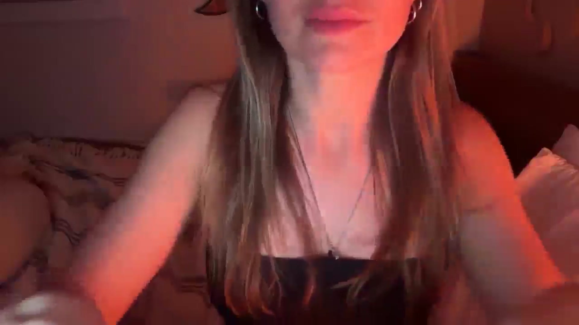 Gallery image thumbnail from Angeleska's myfreecams stream on, 03/07/2026, 22:20 image 13 of 20