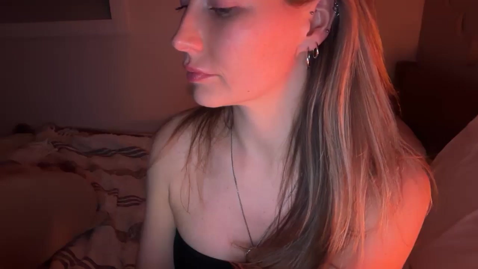 Gallery image thumbnail from Angeleska's myfreecams stream on, 03/07/2026, 23:03 image 16 of 20