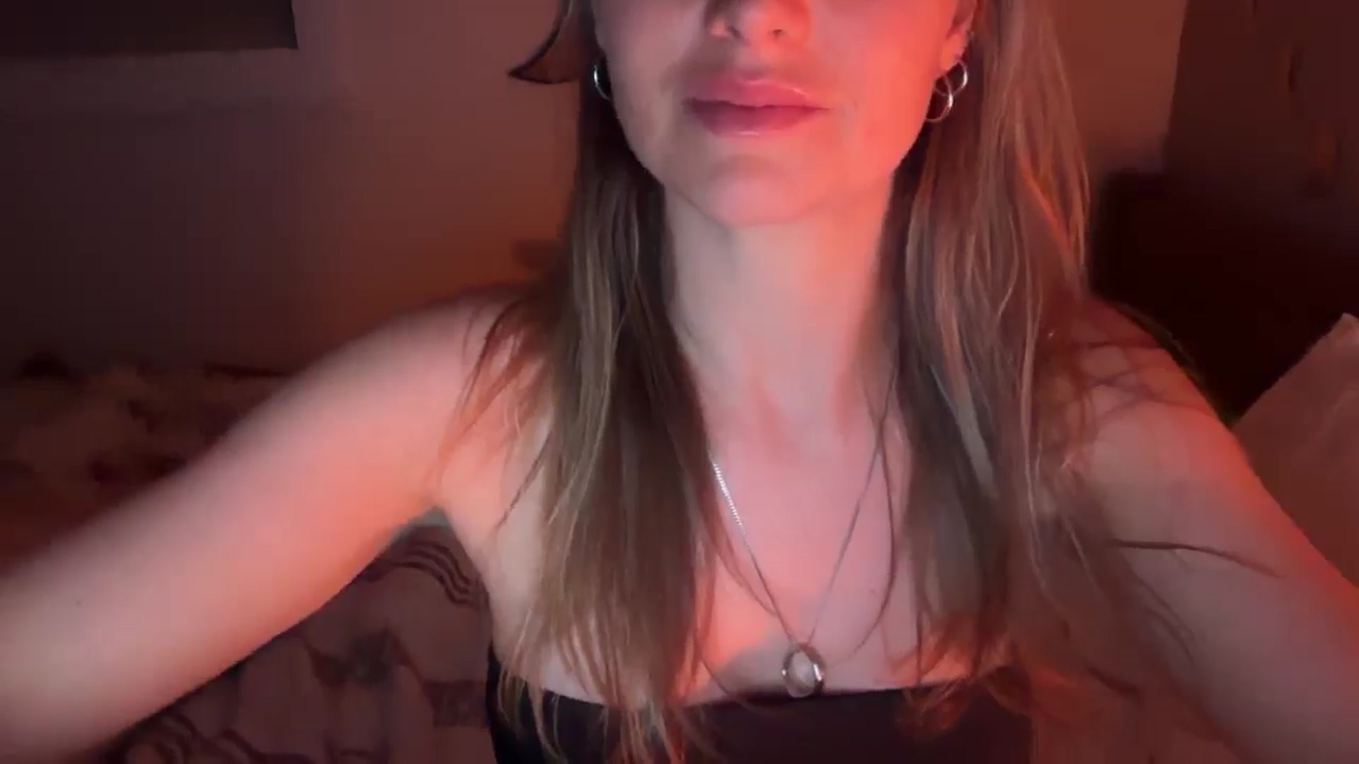 Gallery image thumbnail from Angeleska's myfreecams stream on, 03/07/2026, 23:03 image 13 of 20