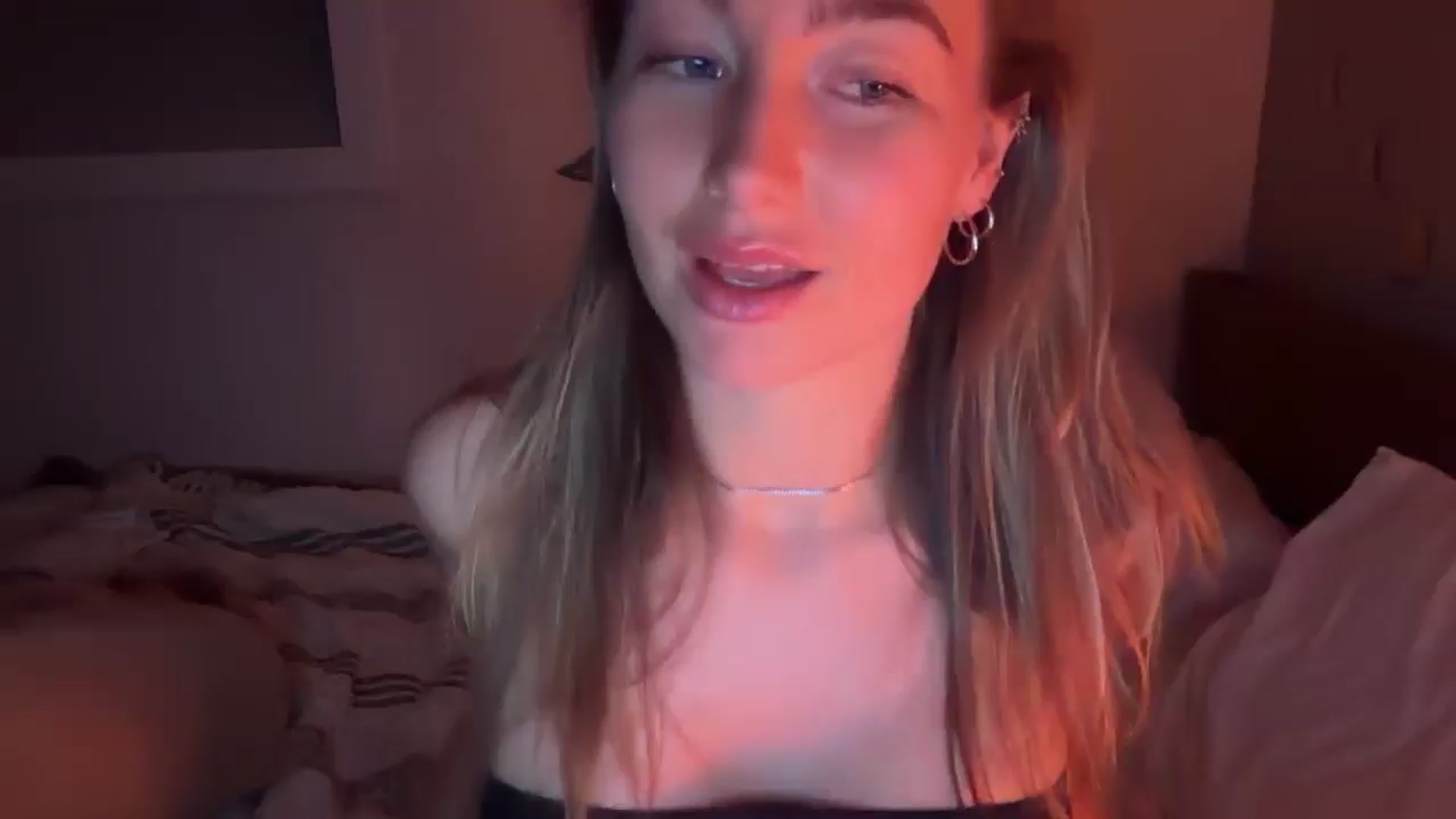 Gallery image thumbnail from Angeleska's myfreecams stream on, 03/07/2026, 23:03 image 4 of 20
