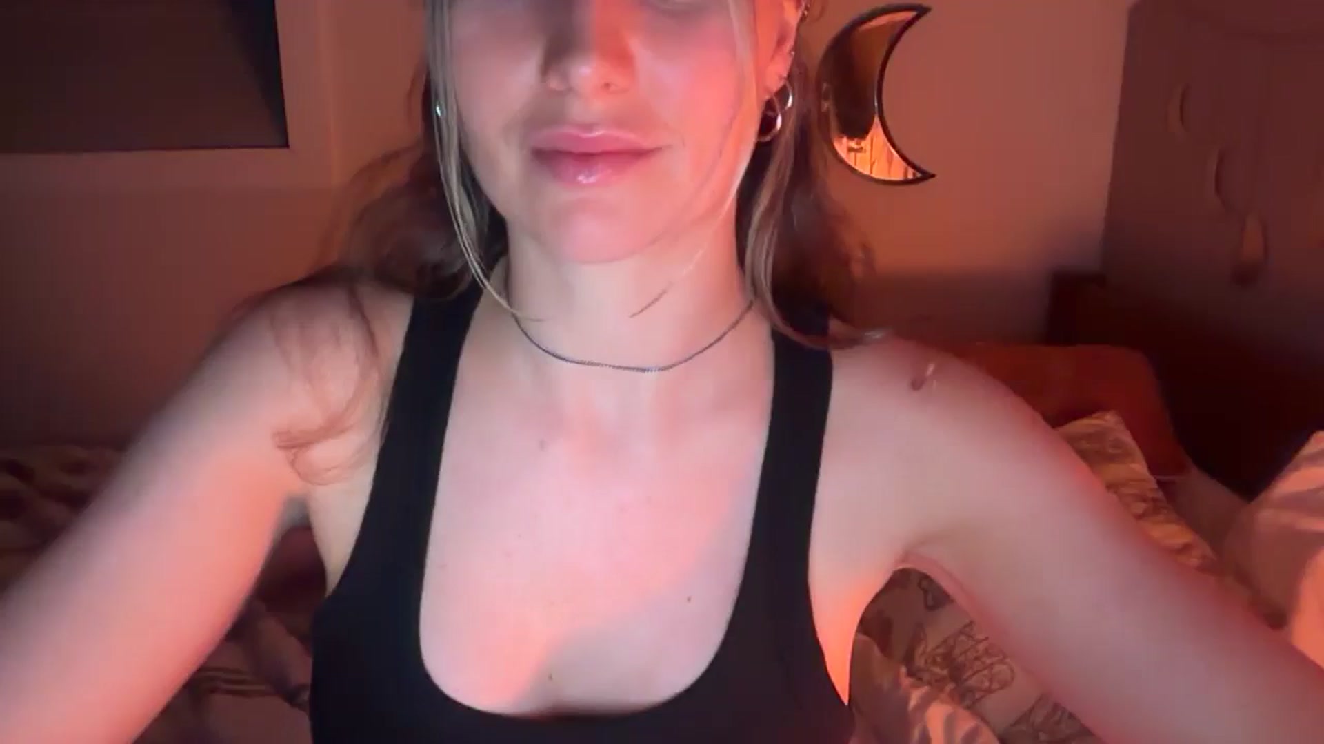 Gallery image thumbnail from Angeleska's myfreecams stream on, 03/09/2026, 21:47 image 18 of 20