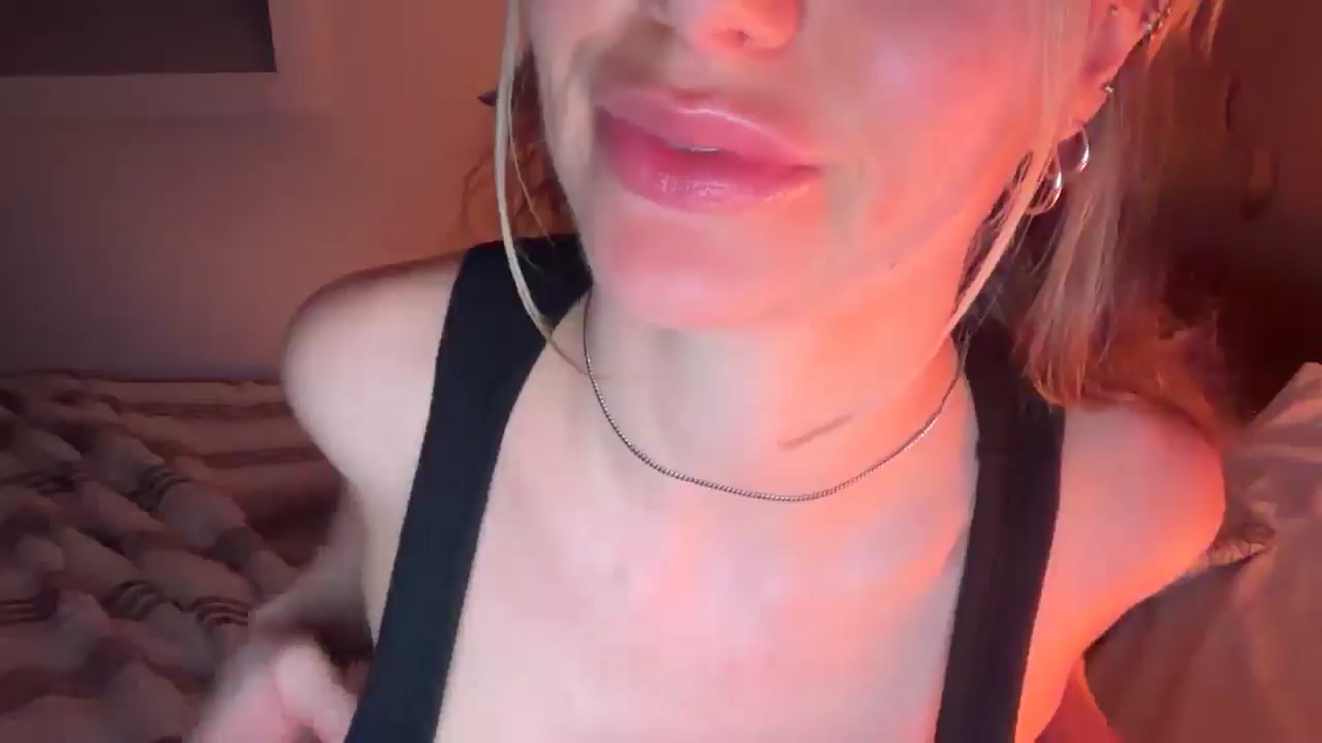 Gallery image thumbnail from Angeleska's myfreecams stream on, 03/09/2026, 21:47 image 10 of 20