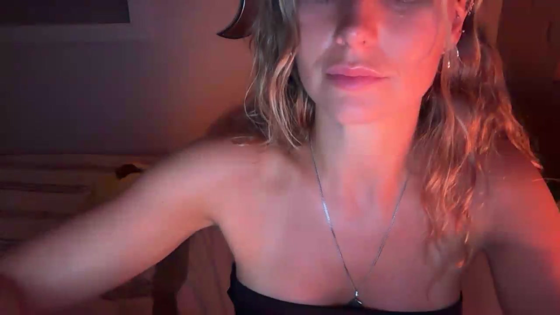 Gallery image thumbnail from Angeleska's myfreecams stream on, 05/23/2026, 21:48 image 20 of 20