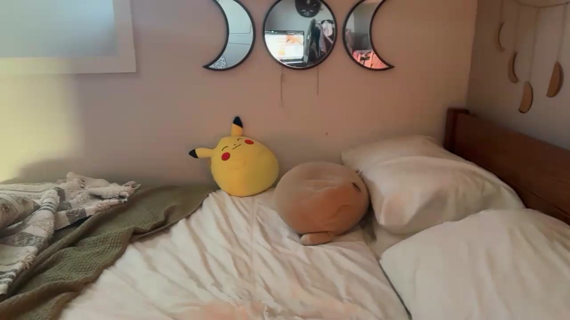 Gallery image thumbnail from Angeleska's myfreecams stream on, 05/24/2026, 18:48 image 17 of 20