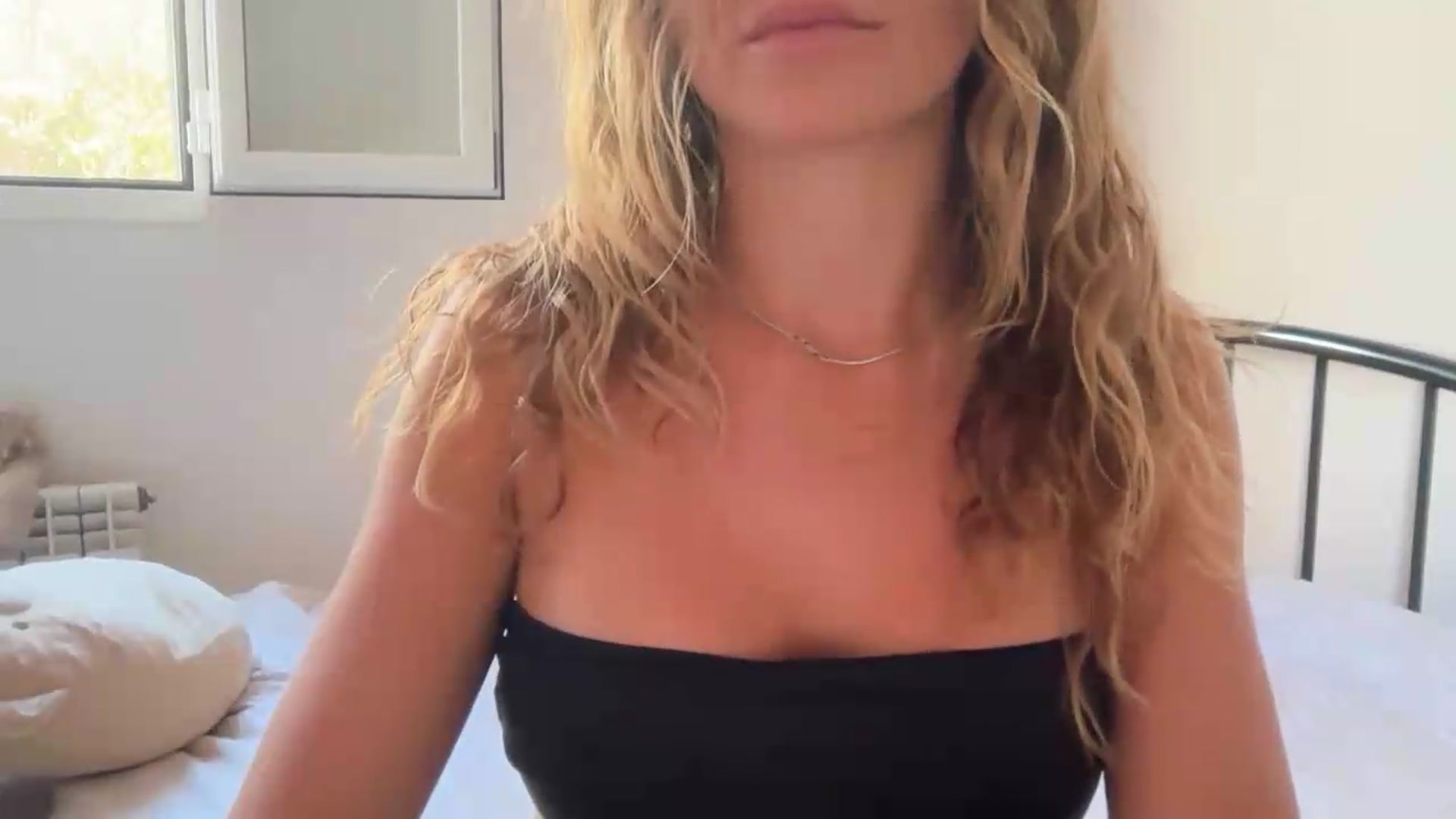 Gallery image thumbnail from Angeleska's myfreecams stream on, 07/27/2026, 16:13 image 6 of 20