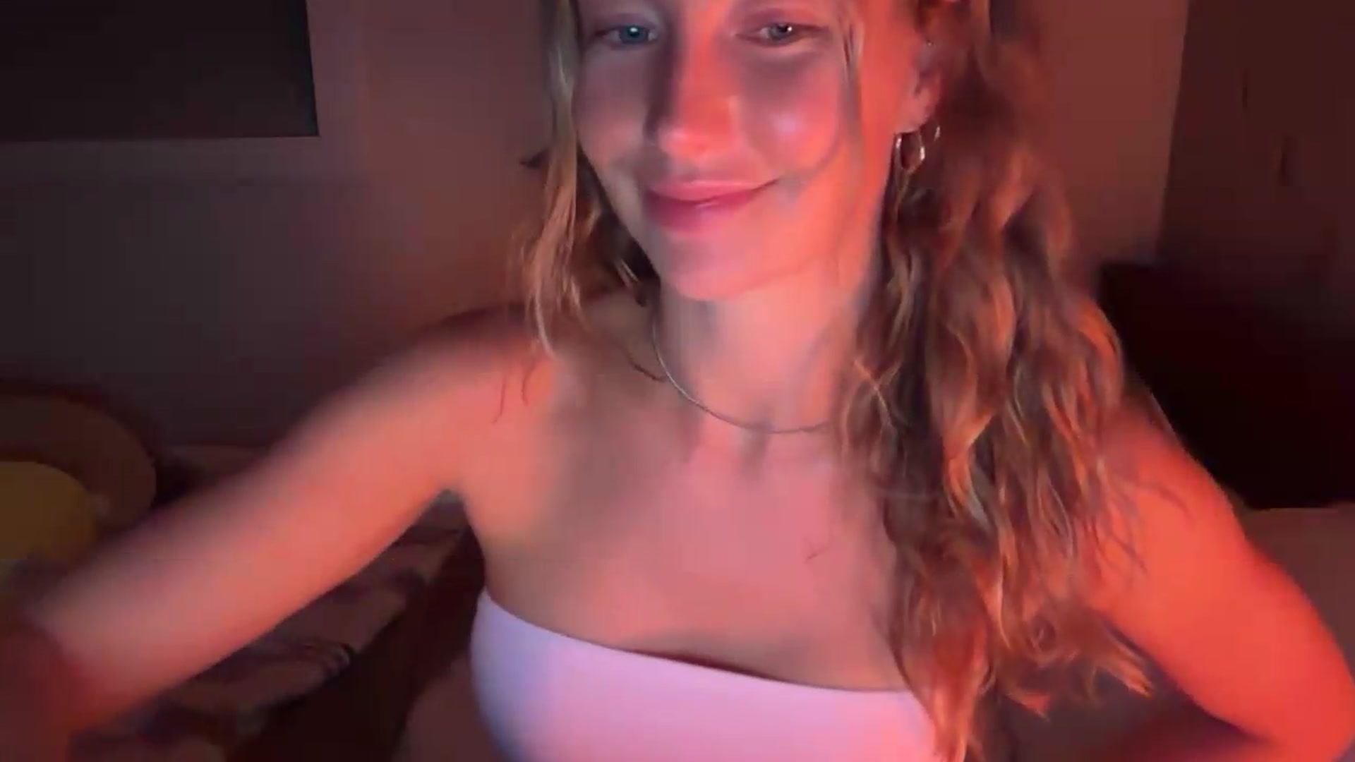 Gallery image thumbnail from Angeleska's myfreecams stream on, 09/07/2026, 20:20 image 18 of 20