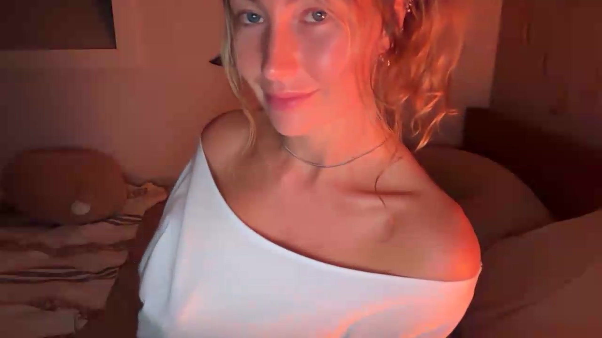 Gallery image thumbnail from Angeleska's myfreecams stream on, 09/11/2026, 20:45 image 14 of 20