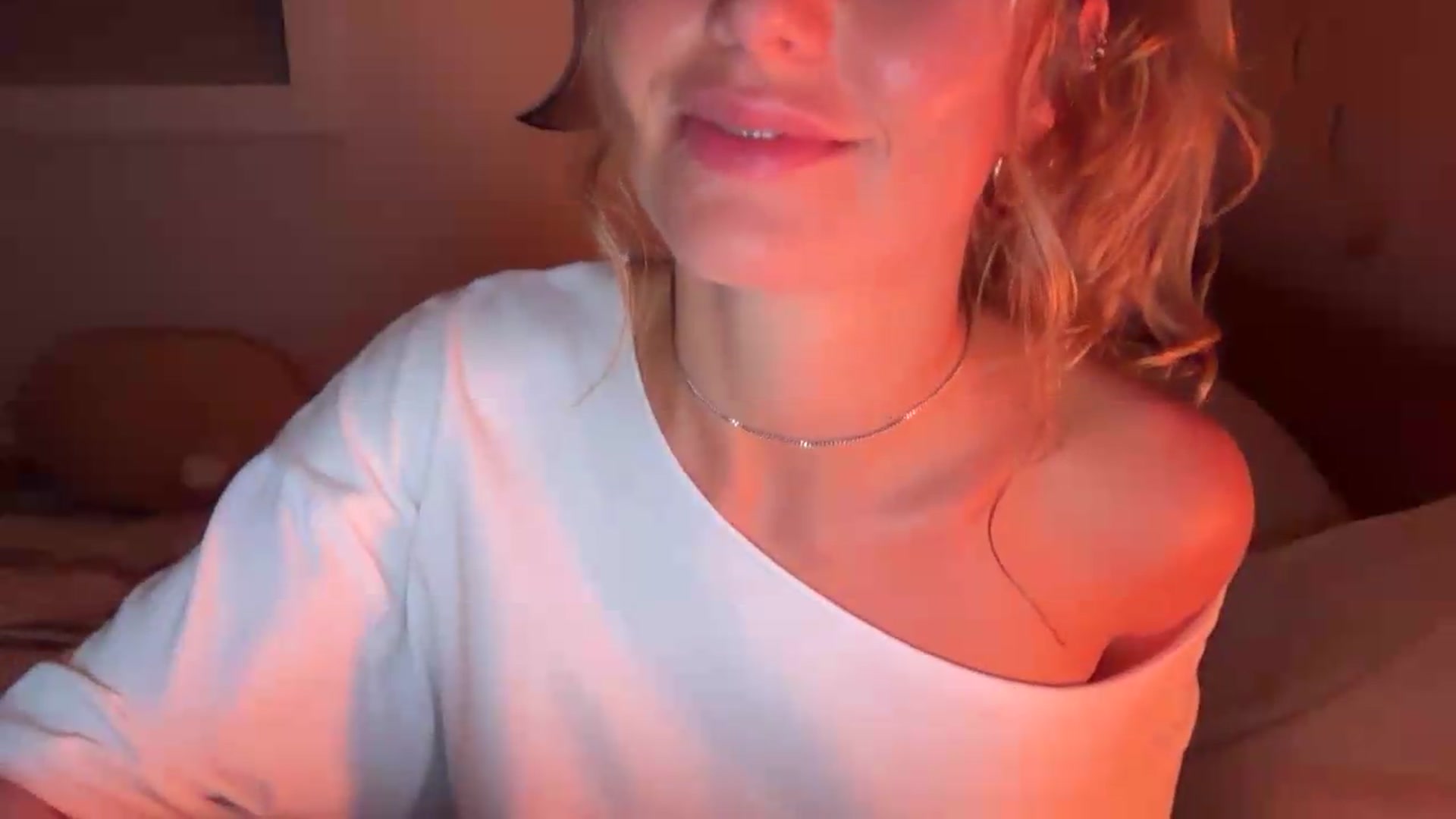Gallery image thumbnail from Angeleska's myfreecams stream on, 09/11/2026, 20:45 image 18 of 20