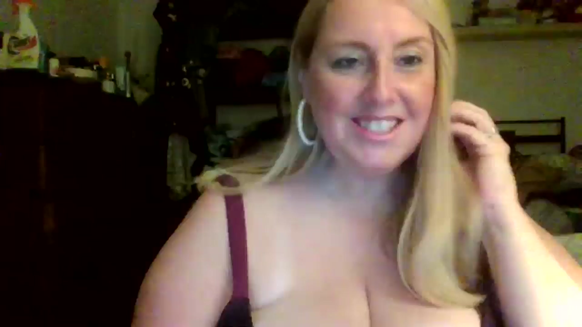 Gallery image thumbnail from Angeleyes72's myfreecams stream on, 12/12/2024, 08:53 image 5 of 20