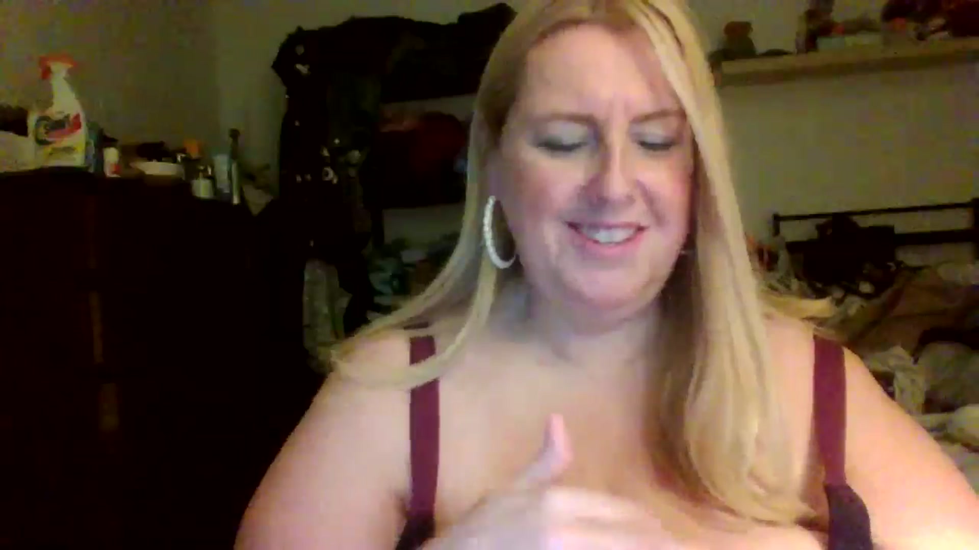 Gallery image thumbnail from Angeleyes72's myfreecams stream on, 12/12/2024, 08:53 image 15 of 20