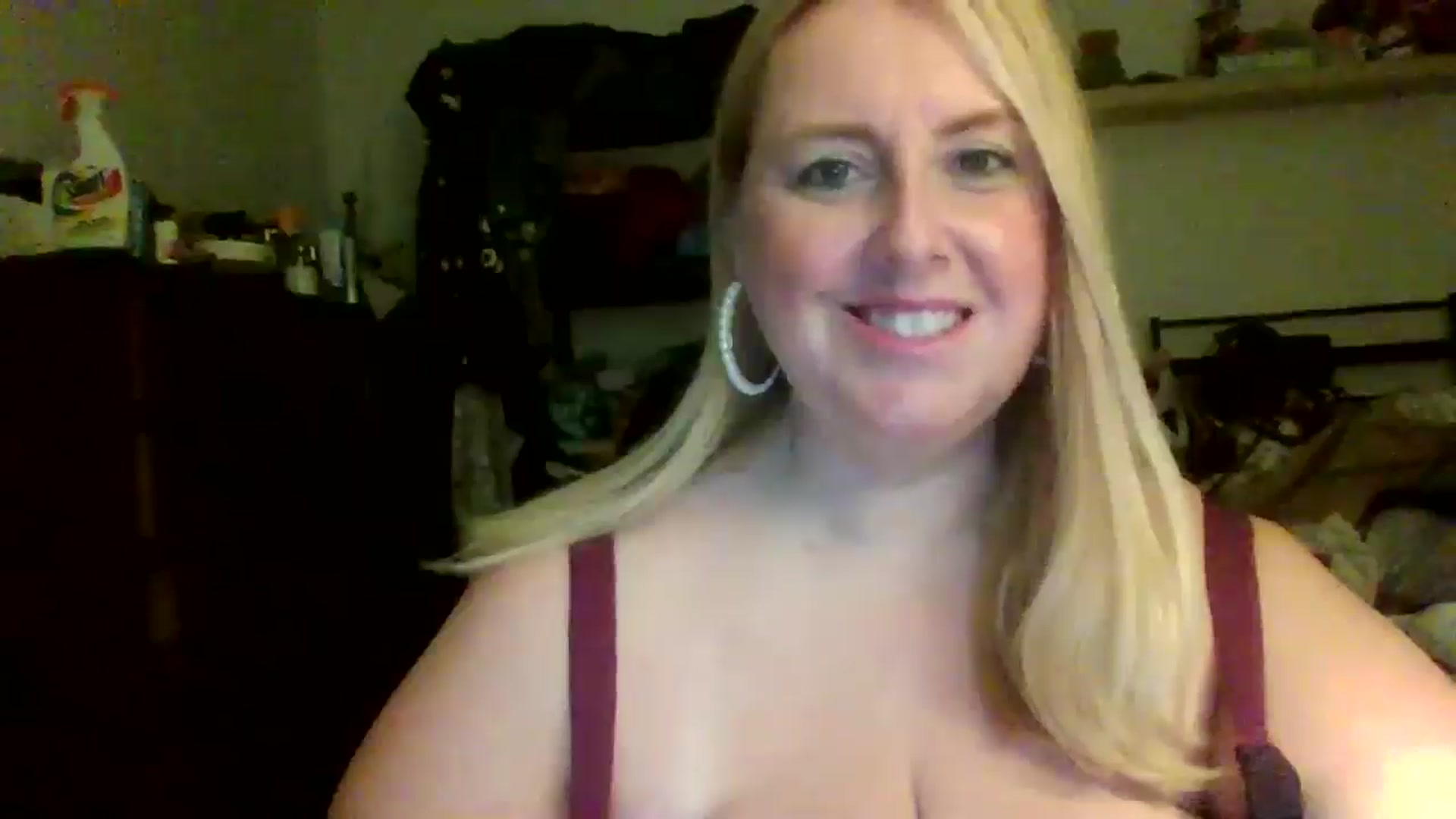 Gallery image thumbnail from Angeleyes72's myfreecams stream on, 12/12/2024, 08:53 image 14 of 20