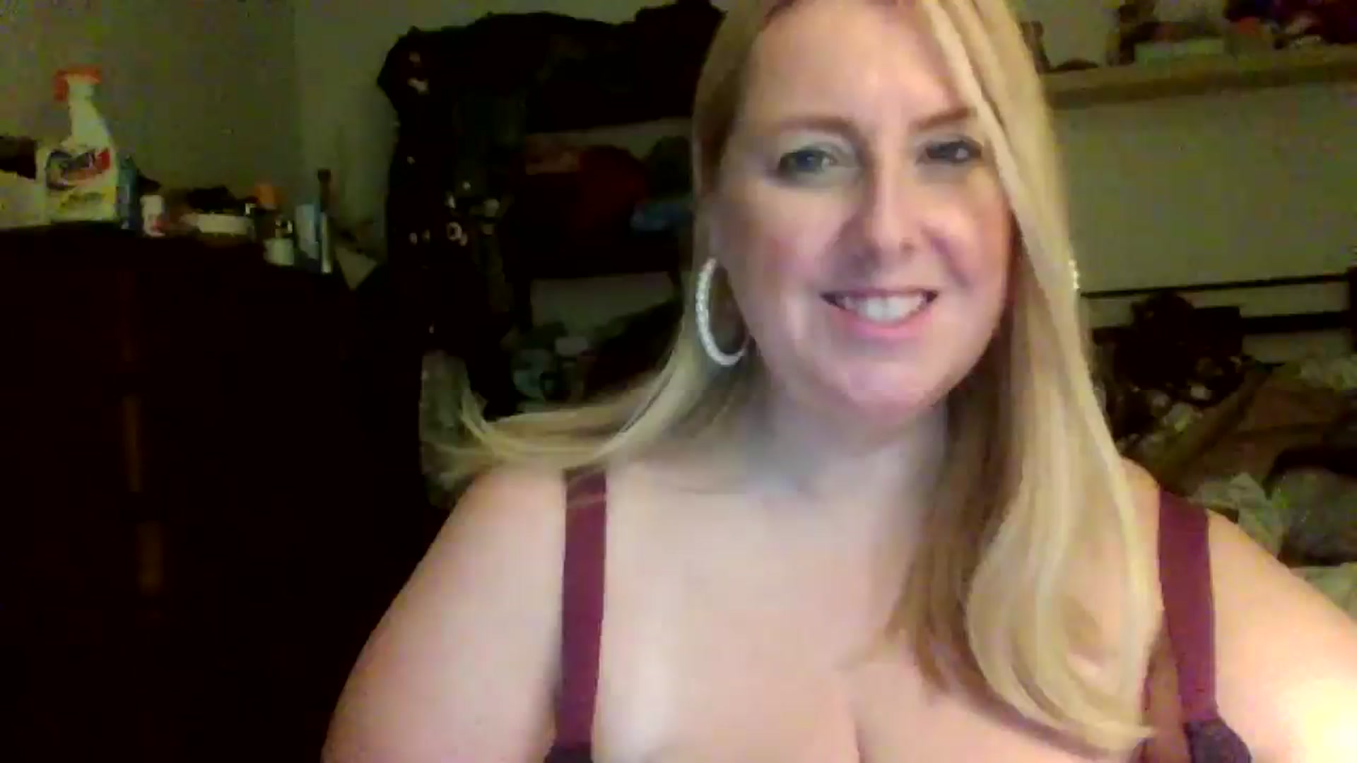 Gallery image thumbnail from Angeleyes72's myfreecams stream on, 12/12/2024, 08:53 image 20 of 20