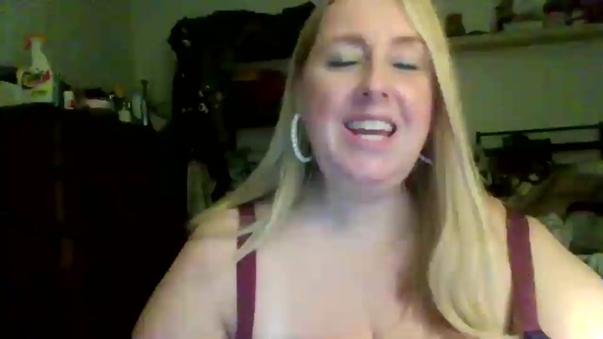 Gallery image thumbnail from Angeleyes72's myfreecams stream on, 12/12/2024, 08:53 image 17 of 20