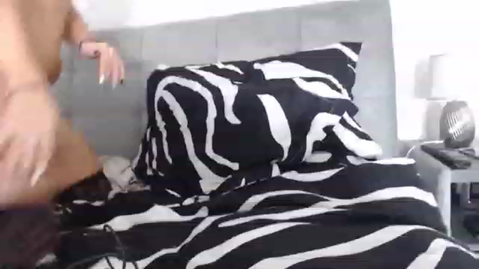 Gallery image thumbnail from Angeleyesblue's myfreecams stream on, 11/22/2022, 12:42 image 12 of 20