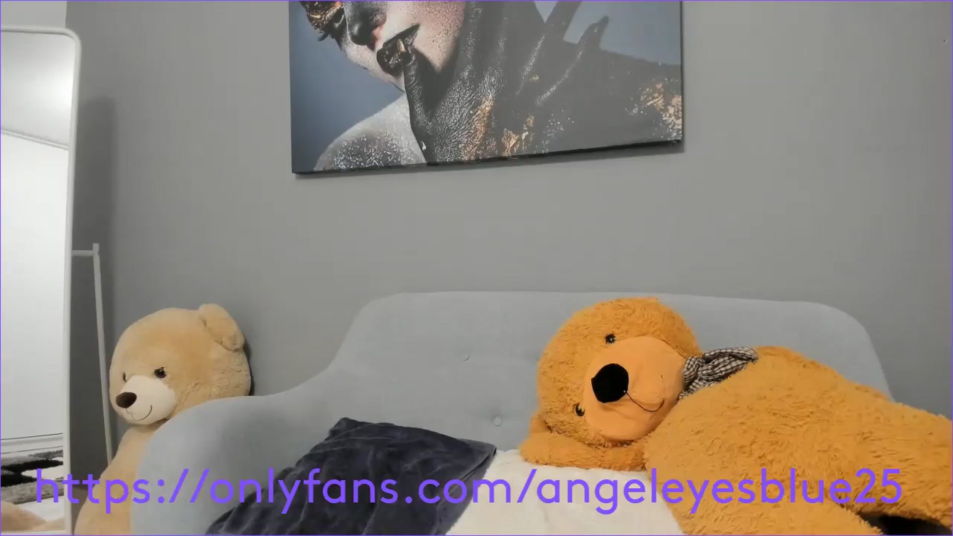 Gallery image thumbnail from Angeleyesblue's myfreecams stream on, 09/21/2024, 19:45 image 3 of 20
