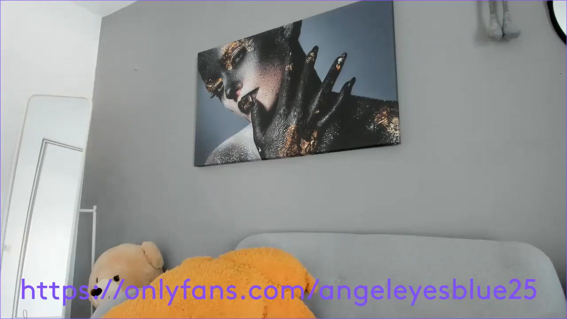 Gallery image thumbnail from Angeleyesblue's myfreecams stream on, 10/10/2024, 14:11 image 7 of 20