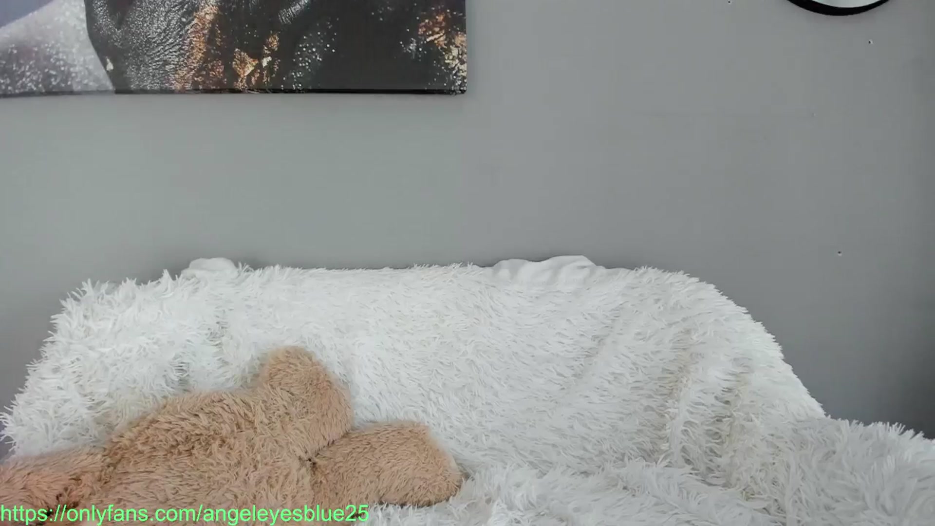 Gallery image thumbnail from Angeleyesblue's myfreecams stream on, 10/20/2024, 09:17 image 19 of 20