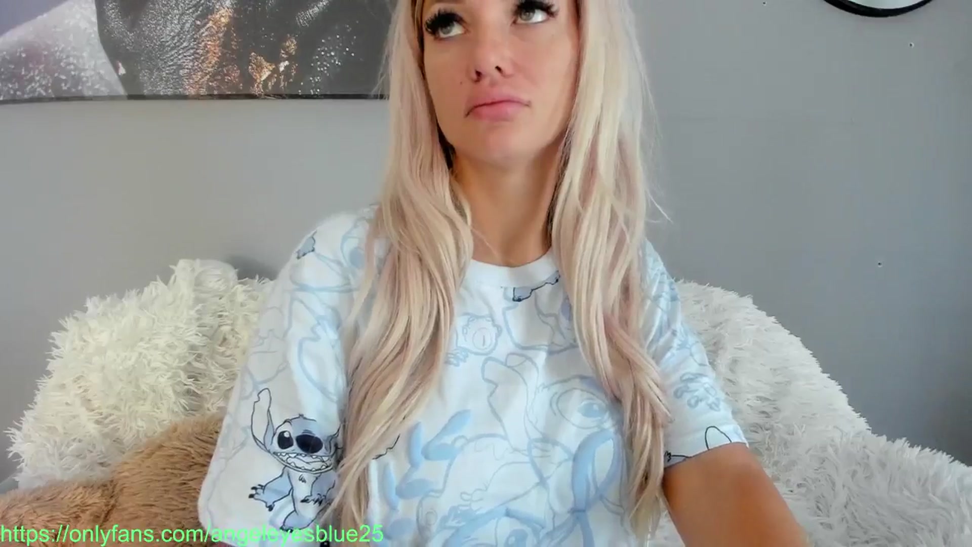 Gallery image thumbnail from Angeleyesblue's myfreecams stream on, 10/20/2024, 09:17 image 4 of 20