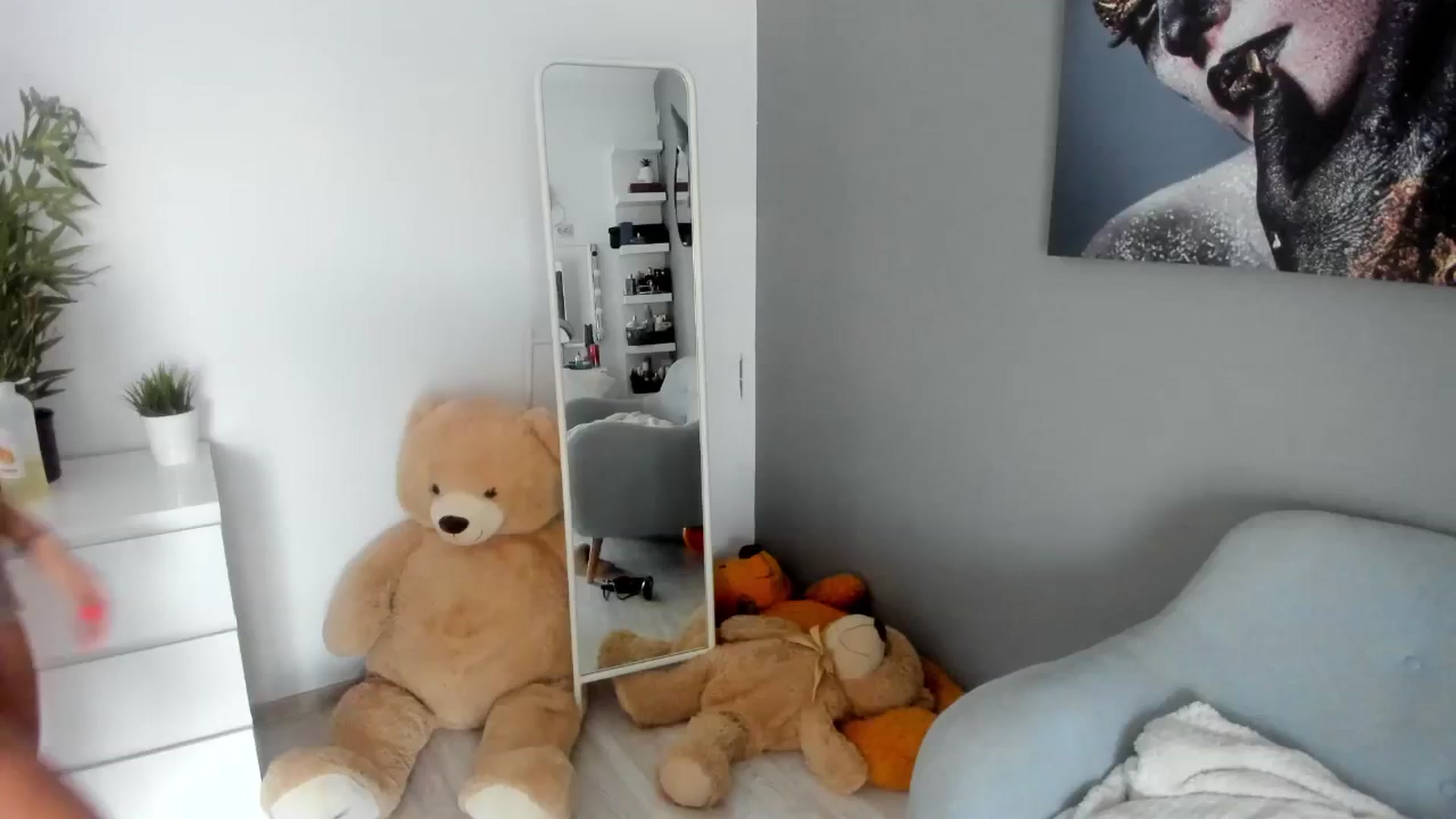 Gallery image thumbnail from Angeleyesblue's myfreecams stream on, 10/26/2024, 16:43 image 5 of 20