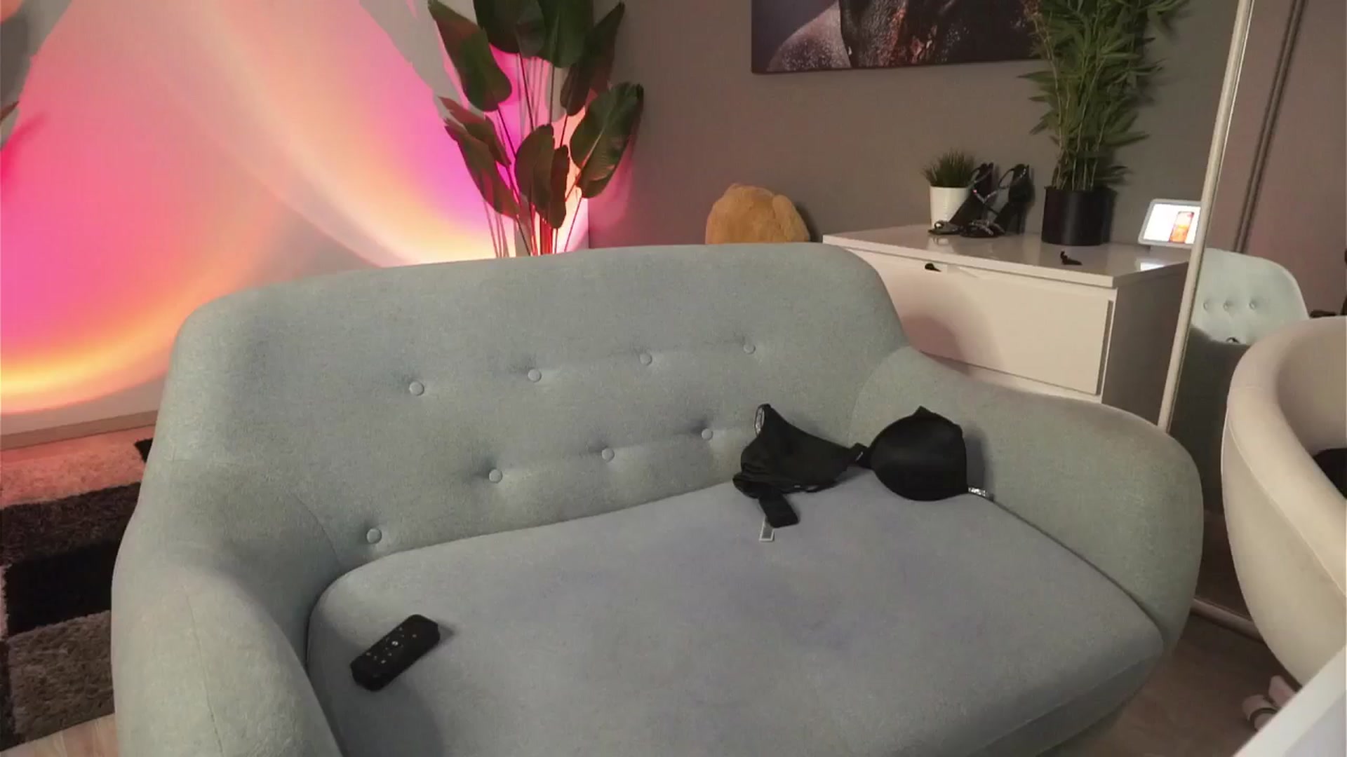 Gallery image thumbnail from Angeleyesblue's myfreecams stream on, 01/01/2025, 14:39 image 13 of 20