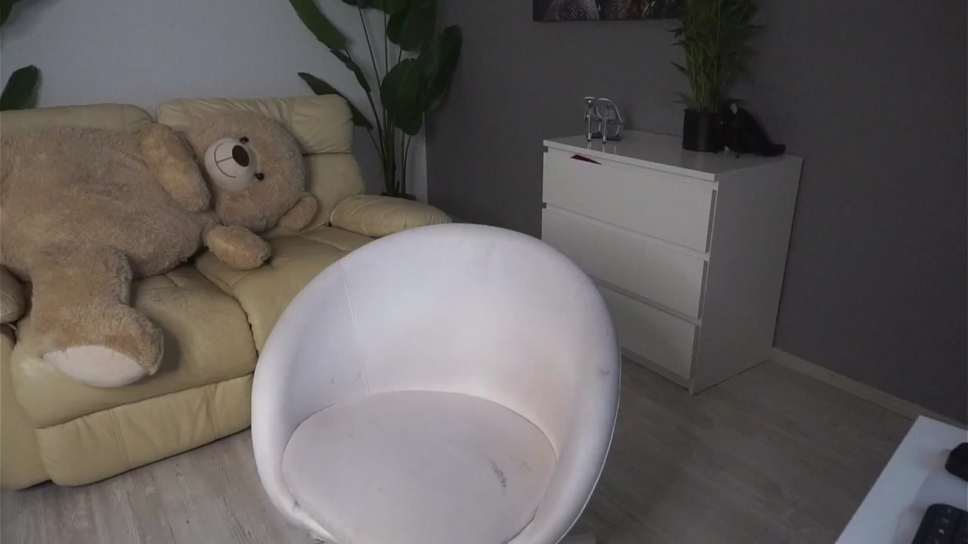 Gallery image thumbnail from Angeleyesblue's myfreecams stream on, 12/31/2025, 21:40 image 6 of 20