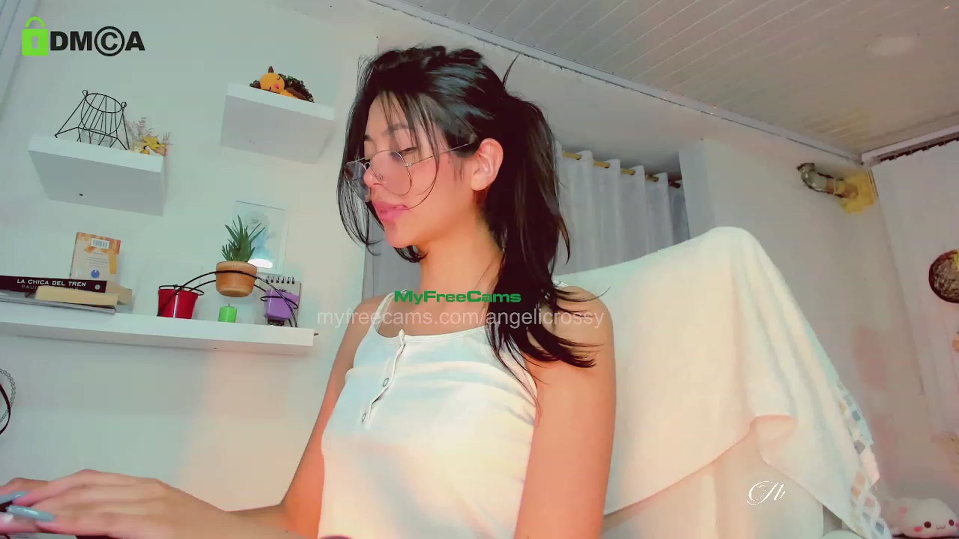 Gallery image thumbnail from AngelicRossy's myfreecams stream on, 12/11/2022, 24:38 image 13 of 20