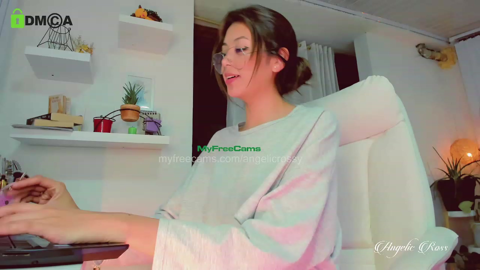 Gallery image thumbnail from AngelicRossy's myfreecams stream on, 02/01/2023, 24:31 image 20 of 20
