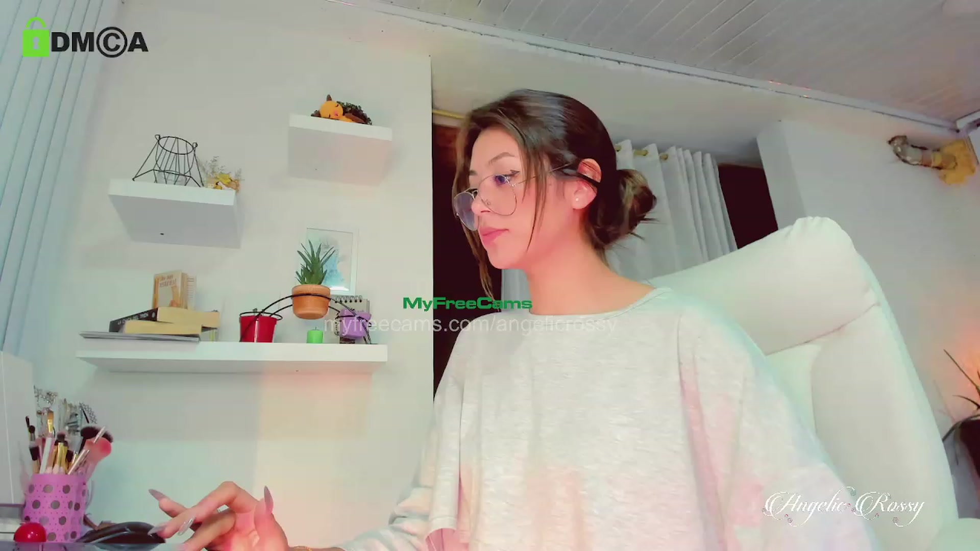 Gallery image thumbnail from AngelicRossy's myfreecams stream on, 02/01/2023, 24:59 image 13 of 20