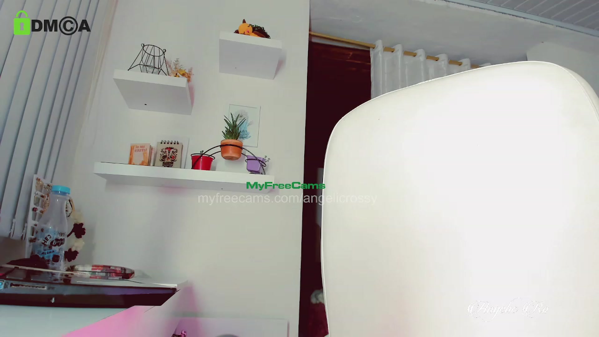 Gallery image thumbnail from AngelicRossy's myfreecams stream on, 03/12/2023, 24:03 image 7 of 20