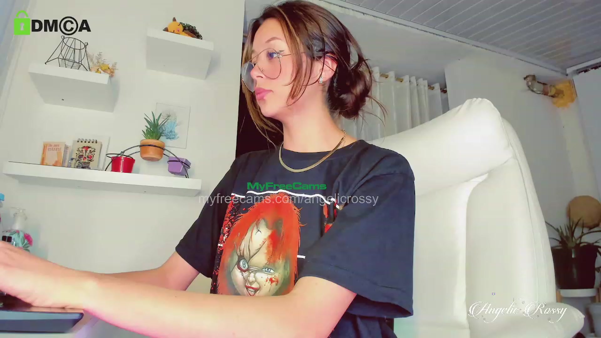 Gallery image thumbnail from AngelicRossy's myfreecams stream on, 03/16/2023, 01:06 image 16 of 20
