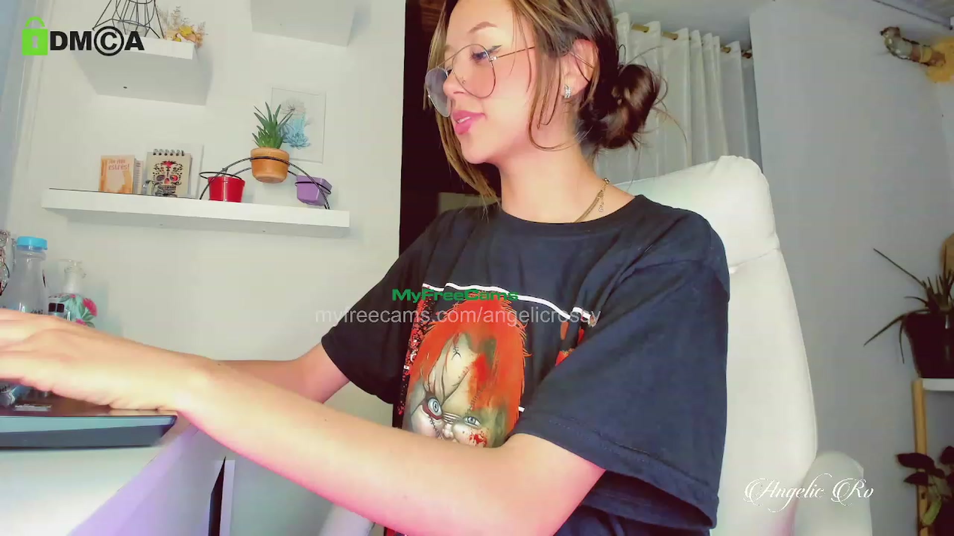 Gallery image thumbnail from AngelicRossy's myfreecams stream on, 03/16/2023, 01:06 image 5 of 20