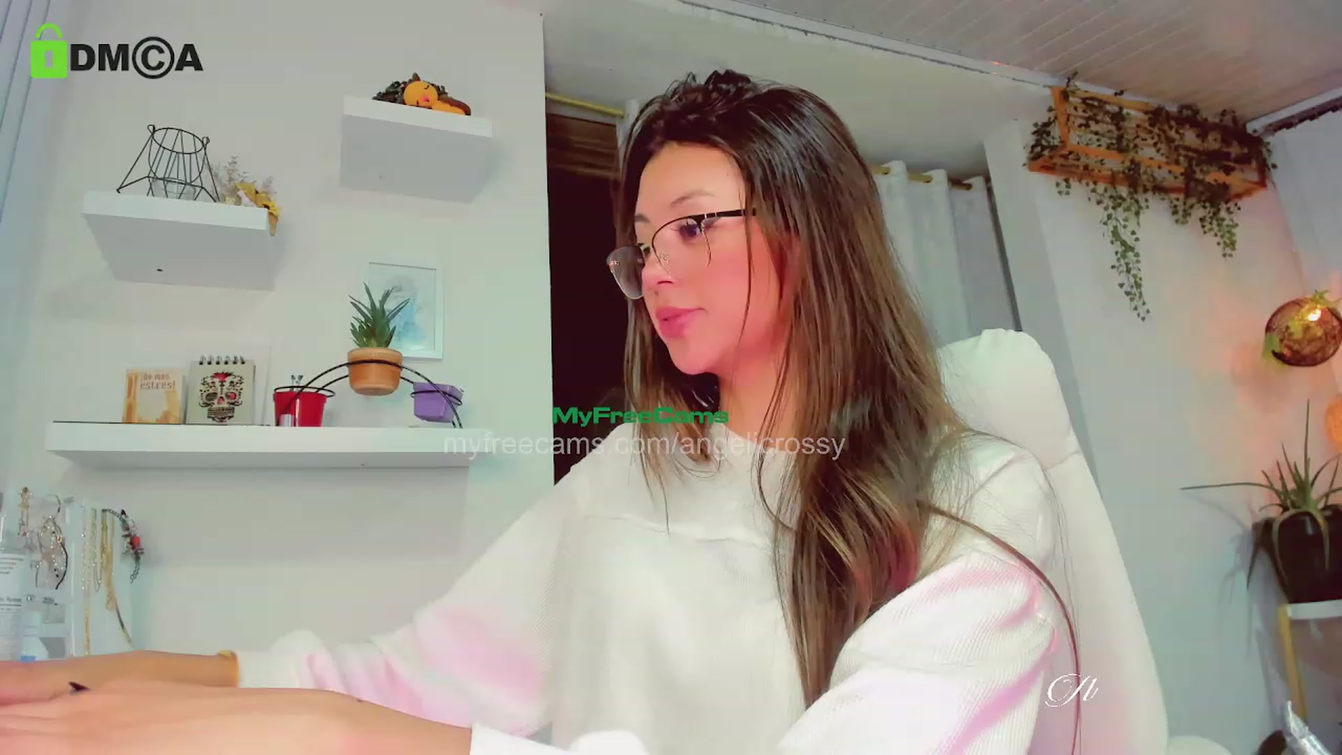 Gallery image thumbnail from AngelicRossy's myfreecams stream on, 05/23/2023, 01:08 image 2 of 20