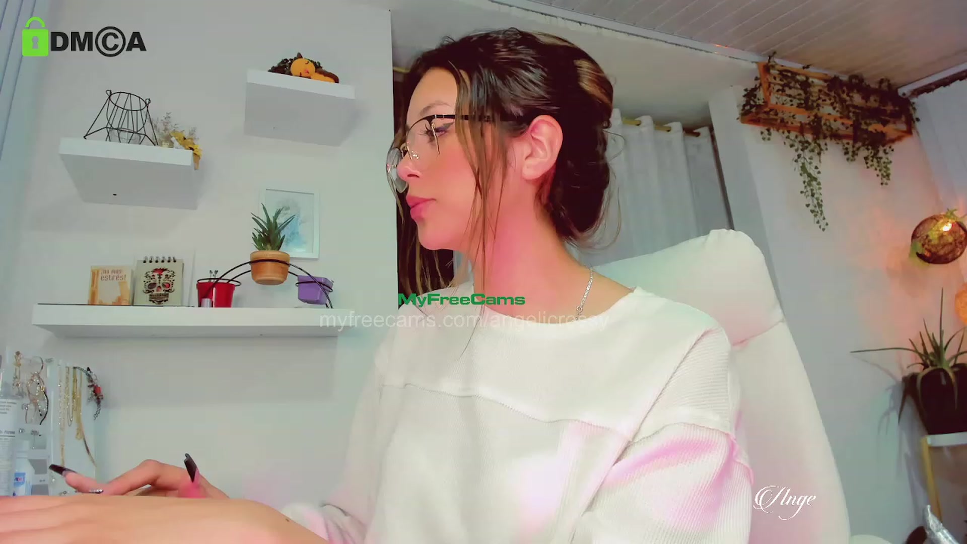 Gallery image thumbnail from AngelicRossy's myfreecams stream on, 05/23/2023, 01:08 image 4 of 20