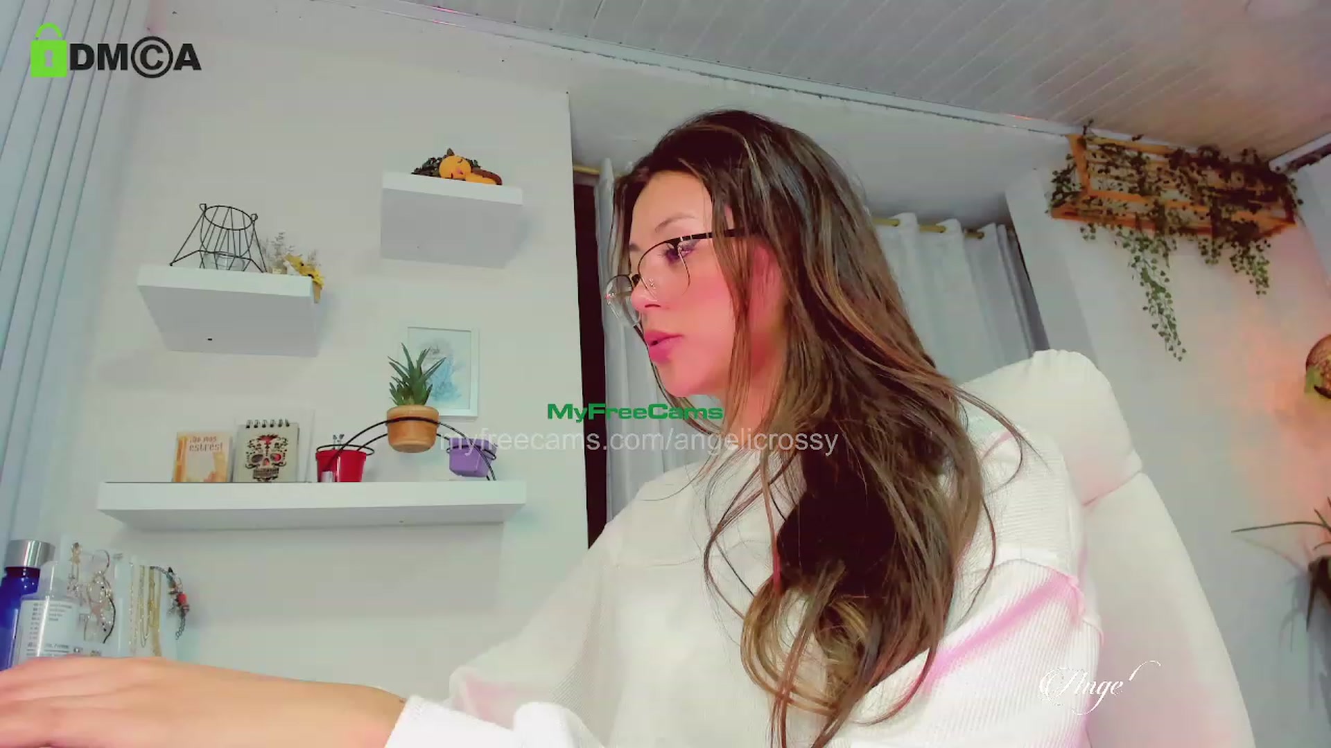 Gallery image thumbnail from AngelicRossy's myfreecams stream on, 05/23/2023, 02:59 image 6 of 20