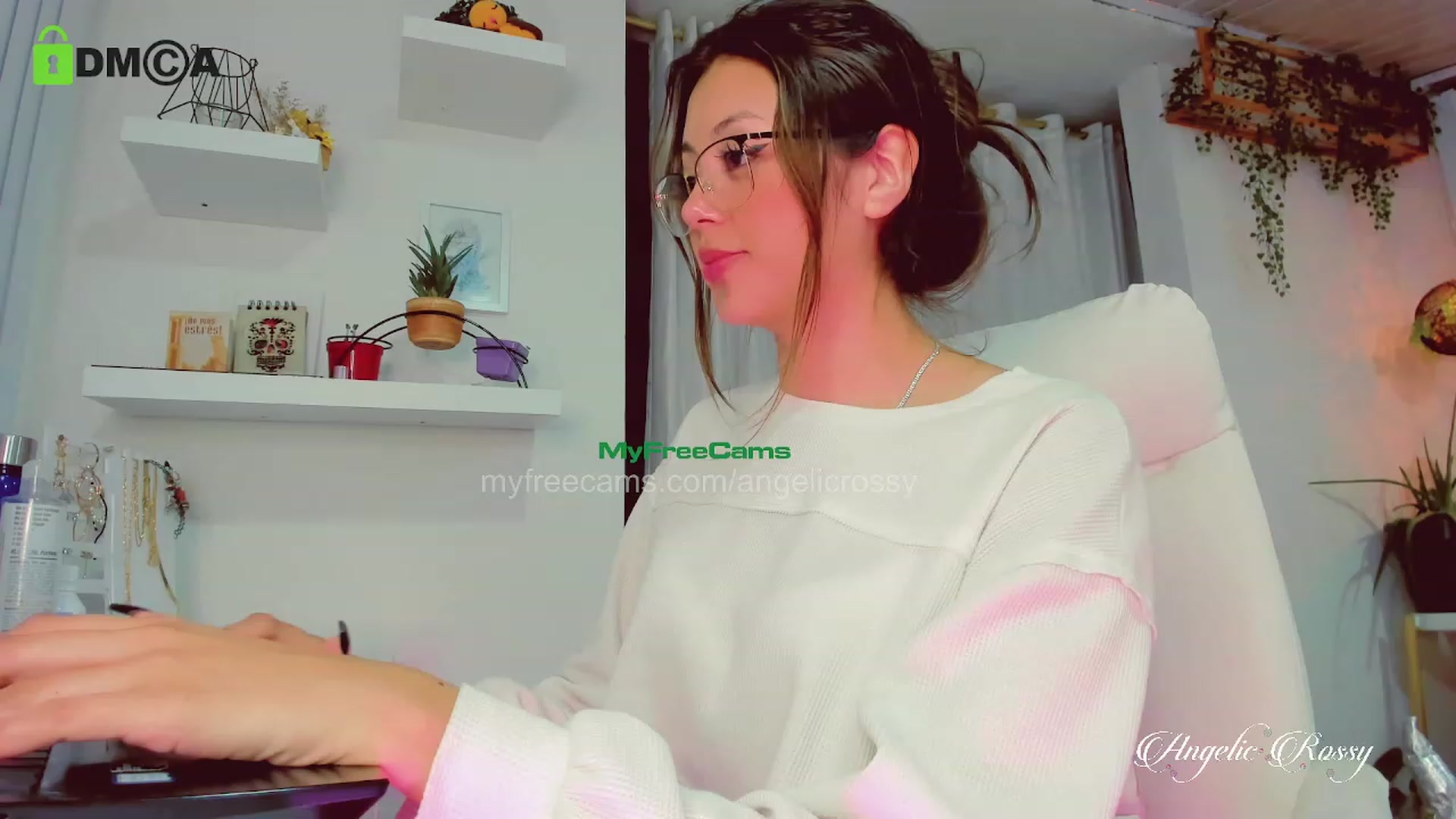 Gallery image thumbnail from AngelicRossy's myfreecams stream on, 05/23/2023, 02:59 image 3 of 20