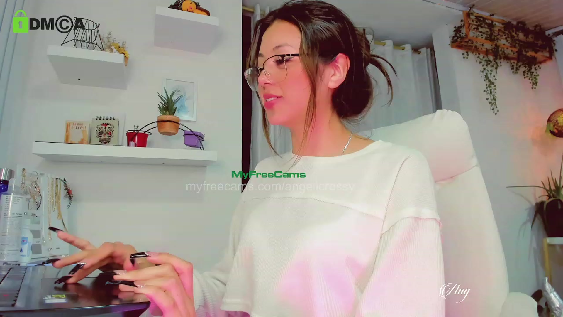 Gallery image thumbnail from AngelicRossy's myfreecams stream on, 05/23/2023, 02:59 image 1 of 20
