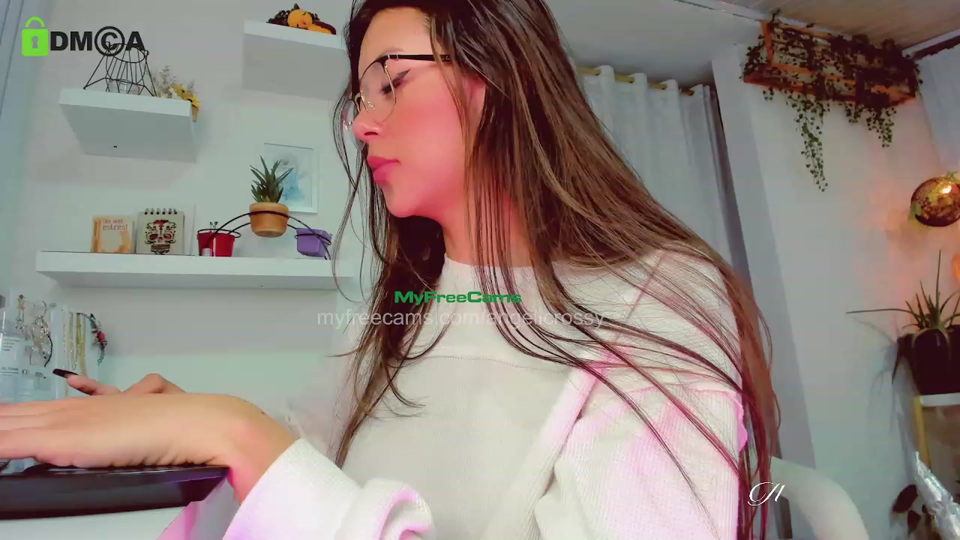 Gallery image thumbnail from AngelicRossy's myfreecams stream on, 05/23/2023, 02:59 image 20 of 20