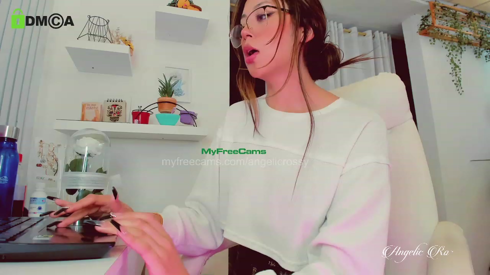 Gallery image thumbnail from AngelicRossy's myfreecams stream on, 05/24/2023, 17:43 image 5 of 20